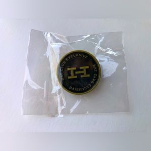 Hat Club Exclusive Pin Gold Bronze Color Quarter-Sized New in Package